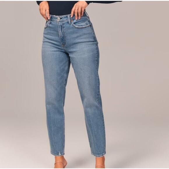 NWT Abercrombie & Fitch The Mom High Rise Curve Love Jeans Size 35 / 20R - Picture 2 of 12
